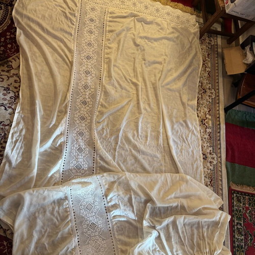 Handmade curtain with knitted atrante and lace like new