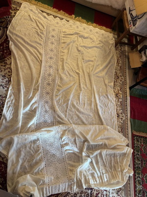 Handmade curtain with knitted atrante and lace like new