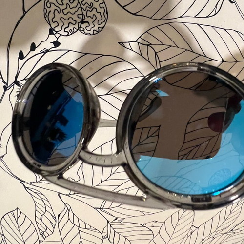 Round retro vintage sunglasses new with leather covers