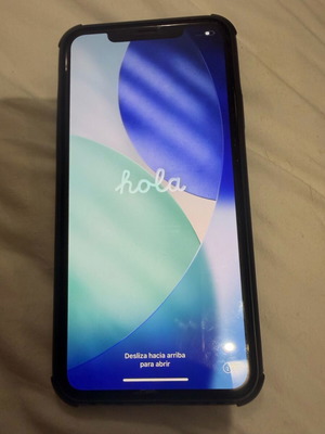 iPhone 11 Pro Max 64GB μεταχειρισμένο σε πολύ καλή κατάσταση, άσπρο με σπασμένο τζαμάκι κάμερας