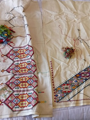 Embroidery new, various types including hooded, etamine, unfinished and canvases
