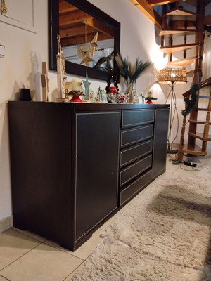 Solid wood buffet used with five drawers and two cabinets