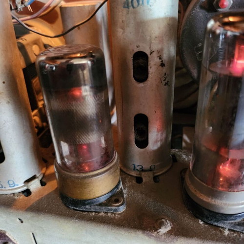 Tesla T 505-U antique radio used with tubes