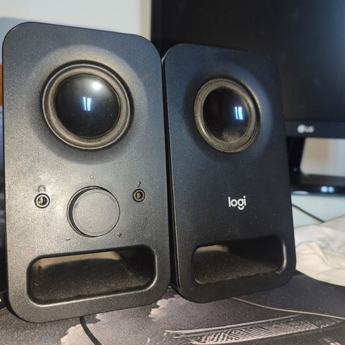 Logitech floor-standing speakers like new with front volume control