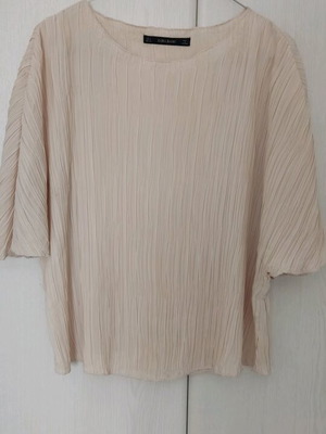 Zara top beige crepe fabric like new, size S