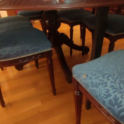 Dining set round table 1960s with 2 extension leaves and 6 carved chairs like new