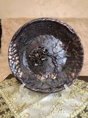 Διακοσμητική πιατέλα Moment καινούργια με δώρο βάση