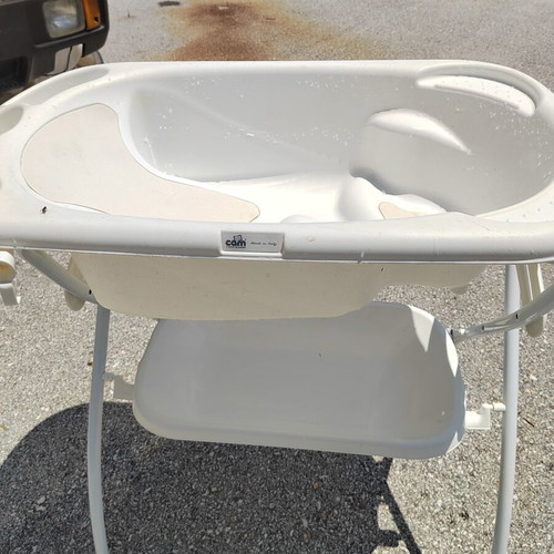 Cam Kit Bagno Baby Bath Set used with folding aluminum base and shelf