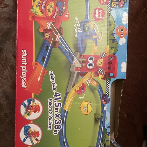 Supreme Baby Wheels Stunt Play Set like new for 18 months+