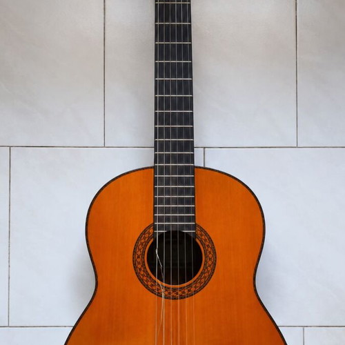 Yamaha C80 Classical Guitar 4/4 with Roadbag case like new