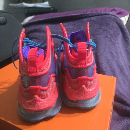 Nike LeBron 19 GS King's Crown sneakers new, size 36, pink