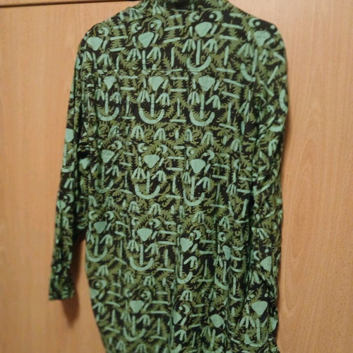 New Wave men's casual shirt with thin fabric, like new, green and black