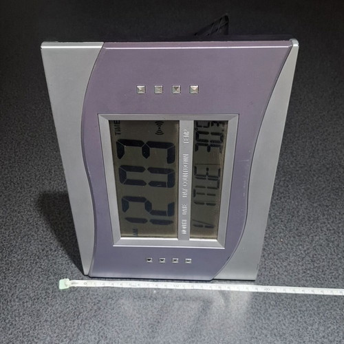 Kenko Digital Clock with Thermometer and Calendar like new