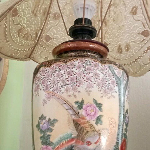 Satsuma table lamp like new with Japanese design