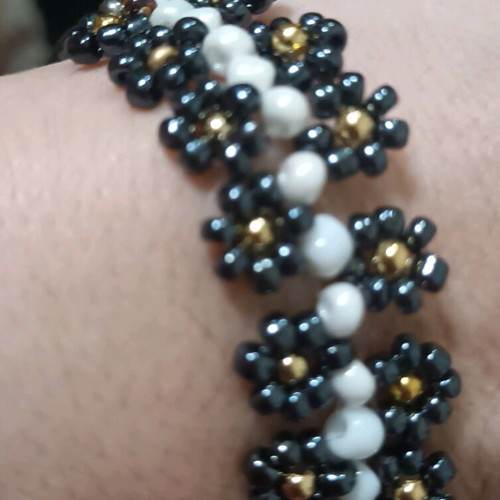 Handmade beaded bracelet new