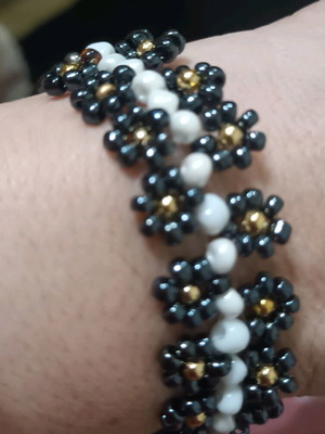 Handmade beaded bracelet new