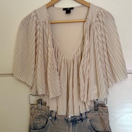 H&M Beige Pleated Bolero Jacket with V-Neck Size S like new