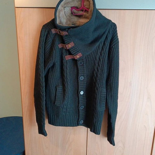 Knitted men's cardigan size M, like new, black and brown
