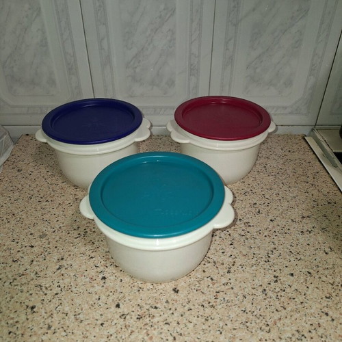 Tupperware σετ 3 μπολ 700ml σαν καινούργιο, σε διάφορα χρώματα