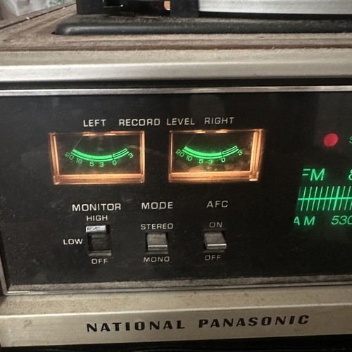 National Panasonic turntable with FM/AM/phono/stereo cassette