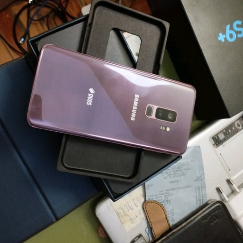Samsung Galaxy S9 Plus like new, complete with box and genuine charger