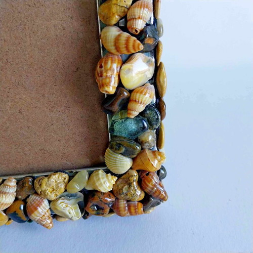 Photo frame like new, hand decorated with sea shells and stones