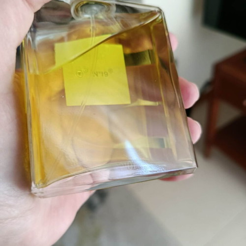 Chanel No19 Eau de Parfum 100ml like new