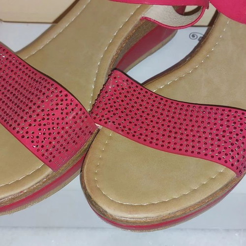 Red platform sandals like new, size 40