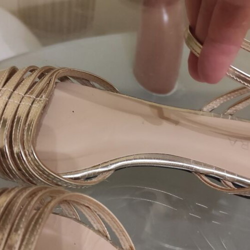 Gold flat sandals size 39 used, comfortable and light