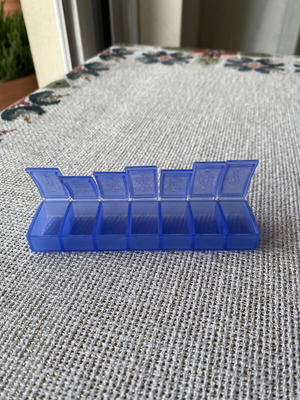 Tupperware plastic pill case like new
