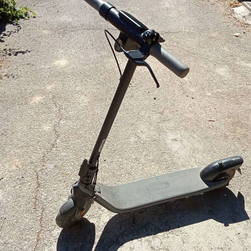 Electric scooter like new, 450W power, 20 km range
