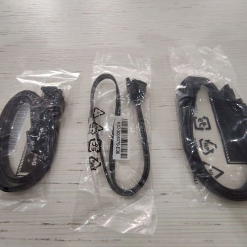 Sata 3 cables new, pack of 5 for hard drives