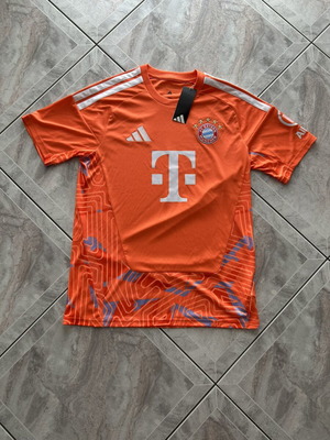 Bayern Munich Football Jersey new with tags
