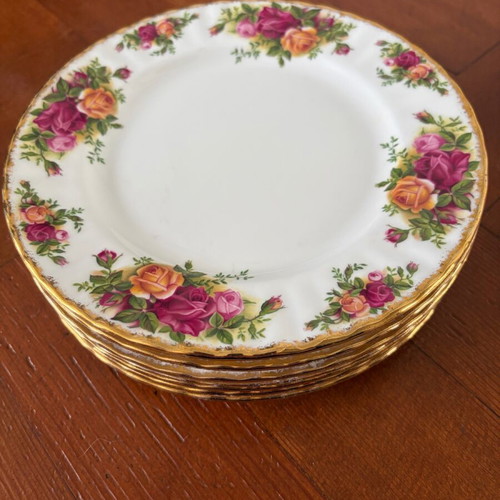 Royal Albert Old Country Roses salad plates in excellent vintage condition, set of 6