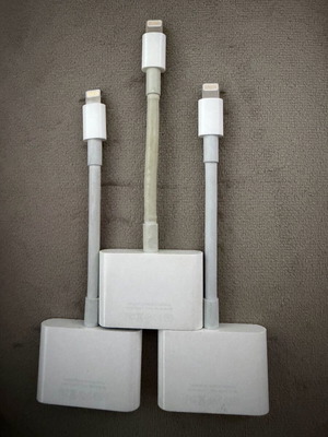 Apple Lightning Male to HDMI / Lightning Female Adapter White used MW2P3ZM/A