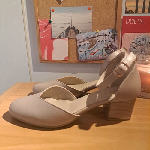 Lasocki nude pumps size 38 like new with strap