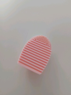 BrushEgg καθαριστικό πινέλων μακιγιάζ σαν καινούργιο, ροζ σιλικόνης