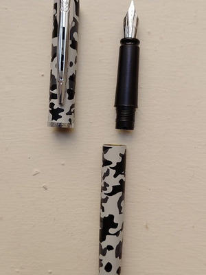 Писалка Waterman Allure Camo употребявана, метално тяло, фина писалка
