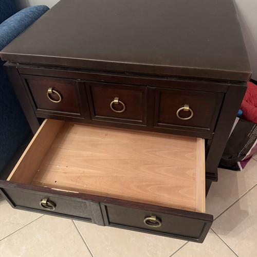 Drawer chest like new with spacious drawers and decorative surface