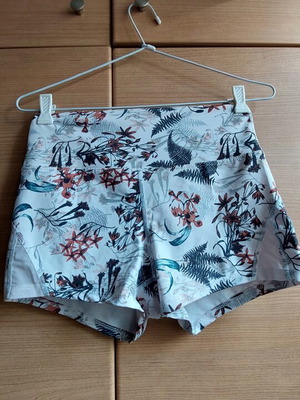 Tropical Print Sport Shorts Shein like new, size M