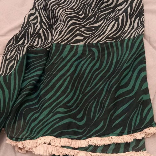 S.Oliver scarf pareo like new, black and green