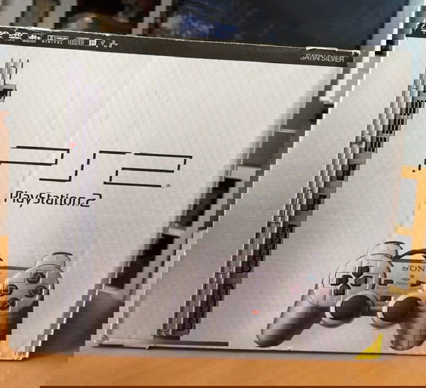 Καινούργια  Κονσόλα Sony PlayStation 2 Slim - Ασημί Σατινέ - Συλλεκτική