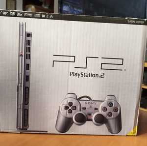 Καινούργια  Κονσόλα Sony PlayStation 2 Slim - Ασημί Σατινέ - Συλλεκτική