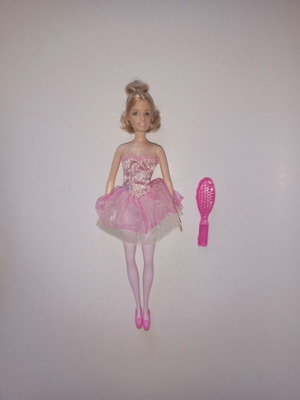 Barbie Ballerina 2007 used with dress shoes and comb
