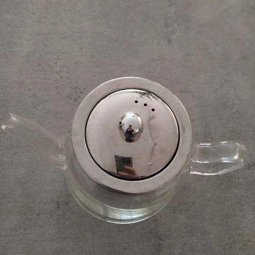 Glass teapot like new with tea filter