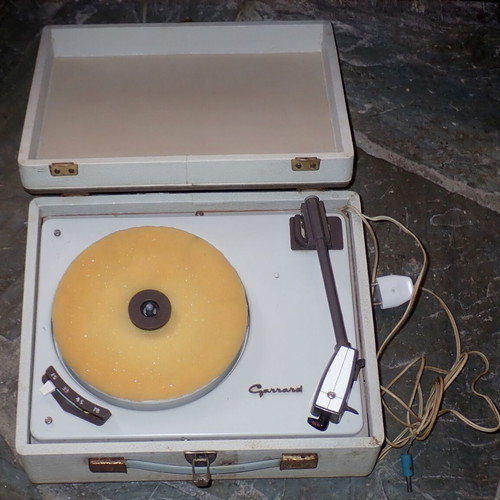 Garrard SRP 10 record player used, vintage 1960s in suitcase