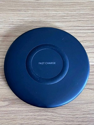 Samsung wireless fast charger EP-P1100 used, fast charging
