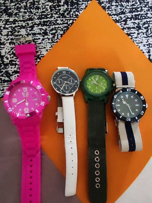 Wristwatches used, pack of 4 pieces