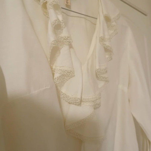 Women's shirt like new, size S-M, white and beige
