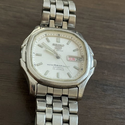Seiko 5 Superior SKZ035 wristwatch used, automatic, missing bracelet part